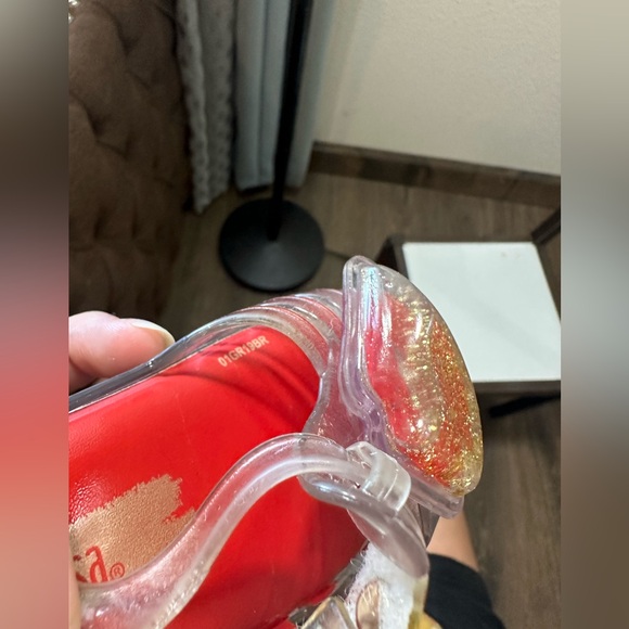 Mini Melissa Aranha Lip Size 6Girls
Clear Red Gold Jellies Sandals - Picture 4 of 10